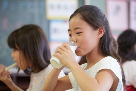 【調査結果】学校給食の人気メニュー1位は前回に引き