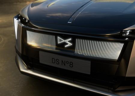 DSオートモビルズの新型EV「N°8」。航続距離750km...