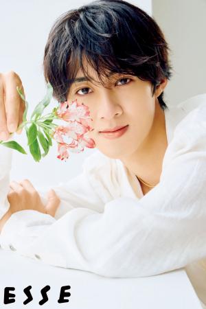 曽野舜太さん（M!LK）が『ESSE』に初登場！アイドルと