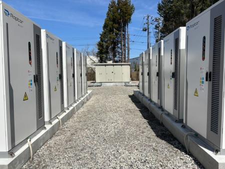 系統用蓄電池の機器選定・施工案件にて需給調整市場へ