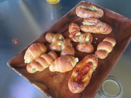 小郡市産とうもろこし（ヤングコーン）を使ったパンを