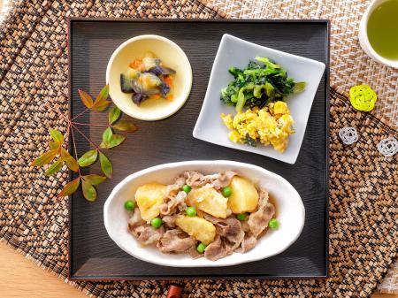 甘めの特製タレが食欲をそそる「揚げじゃがのほくほく