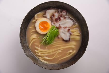 百貨店がお客様の”声”をもとに地元企業とコラボして地