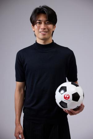 JAL、プロサッカー中村敬斗選手とパートナーシップ契 JAL、プロサッカー中村敬斗選手とパートナーシップ契