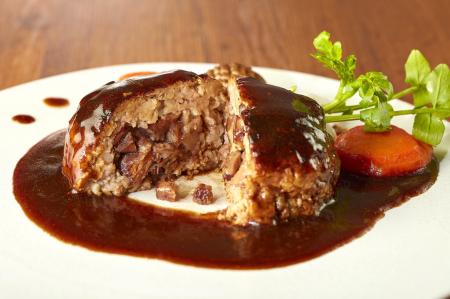 一口で広がる贅沢体験。「【覇王樹】牛肉の赤ワイン煮