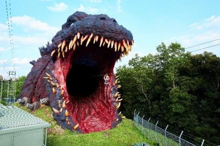 関西国際空港から約60分！ゴジラの世界と日本文化を堪