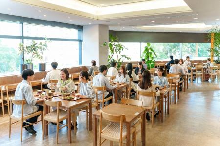 オイシックス・ラ・大地グループのリテールメディア「