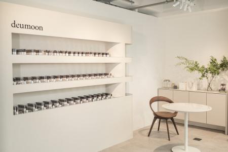 セルフジェルネイル ブランド deumoon 初の実店舗が表