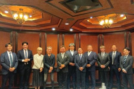 ROY株式会社、いしまさコーポレーションの全株式utf-8