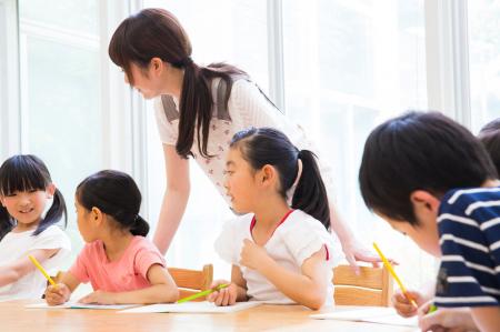 月額3,300円/法人で研修学び放題+AI個別支援計画書 月額3,300円/法人で研修学び放題+AI個別支援計画書