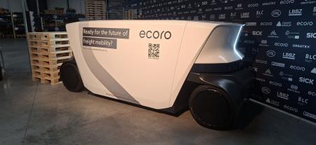 物流の“建屋間搬送”自動化を日本で本格展開、ecoroが