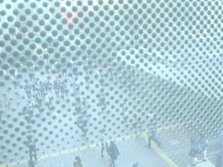 連休の谷間、仕事が重い理由　“やる気が出ない日”...