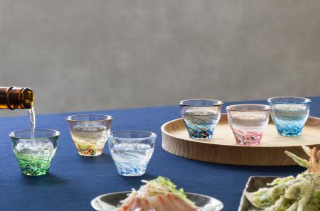 津軽びいどろ「六の色」シリーズに盃を追加発売　全9