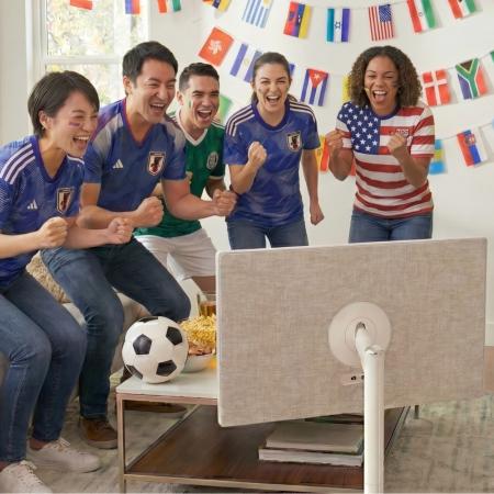 「あなたの部屋が、スタジアムになる!」27インチ移動 「あなたの部屋が、スタジアムになる!」27インチ移動