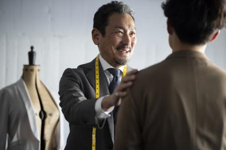 スーツ業界、量から質重視へ転換 「オーダー」が市場 スーツ業界、量から質重視へ転換 「オーダー」が市場