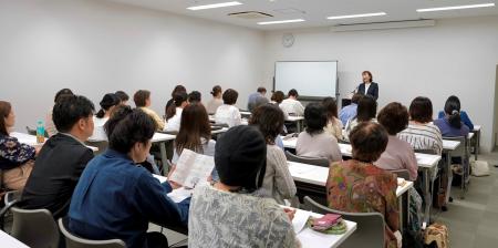 不登校35万人超の時代に、子どもと保護者を地域で支え