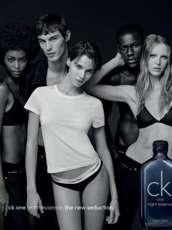 「CK One」フレグランスコレクションに新たな一章を加