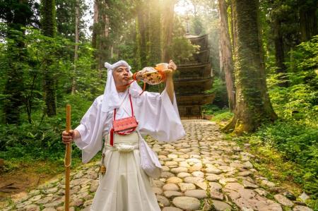 観光では味わえない出羽三山へ、現役山伏が案内する特 観光では味わえない出羽三山へ、現役山伏が案内する特