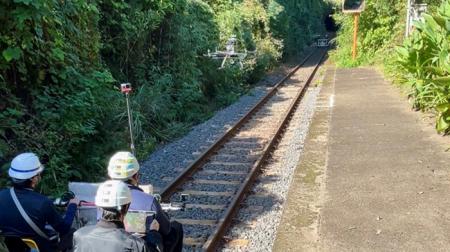 線路内環境に対応した自律飛行ドローン技術の開発につ 線路内環境に対応した自律飛行ドローン技術の開発につ