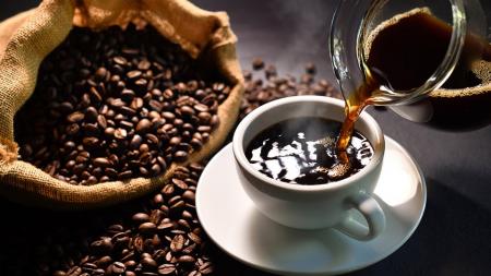 コーヒー好きが全体の66％、よく飲むのは市販のコーヒ