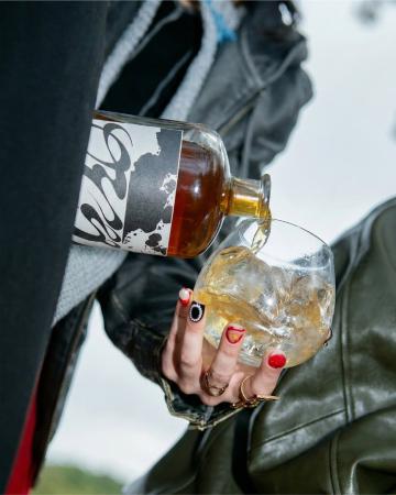 400年続く老舗酒蔵の伝統と、アンビエントな感性が響
