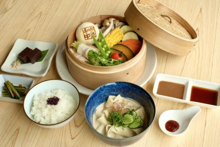 【長野市中条】茅葺き古民家の宿「やきもち家」ランチ