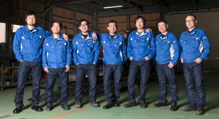 作業着を“世界にひとつだけの職人デニム”に育てる「職 作業着を“世界にひとつだけの職人デニム”に育てる「職
