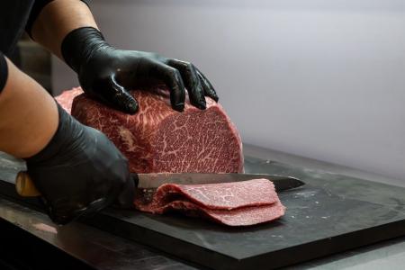 ふらの和牛を中心とした北海道食材を堪能できる「ア・