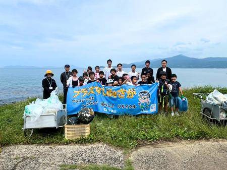 環境の日、唐津の離島・高島で全校児童13名が 環境の日、唐津の離島・高島で全校児童13名が