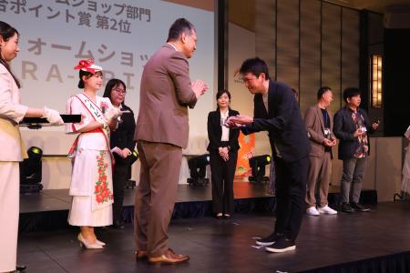 LIXILリフォームショップ部門新規店ポイント賞で全国 LIXILリフォームショップ部門新規店ポイント賞で全国