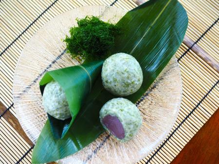 七夕にしか出会えない、“笹に包まれた涼菓”。老舗和菓 七夕にしか出会えない、“笹に包まれた涼菓”。老舗和菓