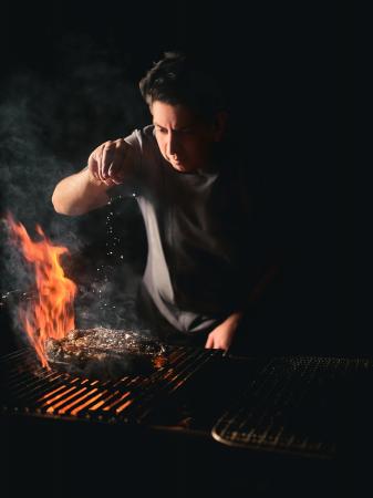 グリル料理のスペシャリスト ラファエル カレラ バラ グリル料理のスペシャリスト ラファエル カレラ バラ