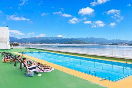 地域最速オープン！リステル浜名湖の屋上スカイプール