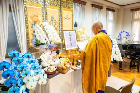 「花供養」蘭への感謝を未来へ 「花供養」蘭への感謝を未来へ