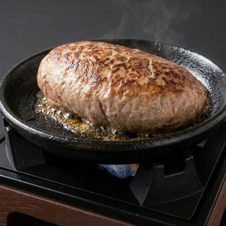 ラム肉の概念を覆す!専門店がこだわり抜いた”とろけ ラム肉の概念を覆す!専門店がこだわり抜いた”とろけ