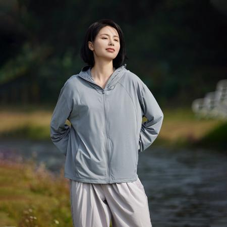 6月18日限定　弊社年内最安値　ラッシュガード　490円