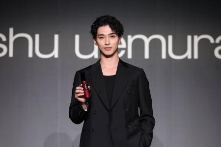 「シュウ ウエムラ」がブランド発祥の地・表参道に帰