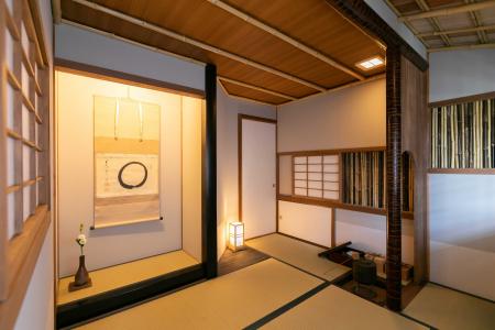 賃貸住宅の一室に“本格的な茶室”が出現。日々を忙しく