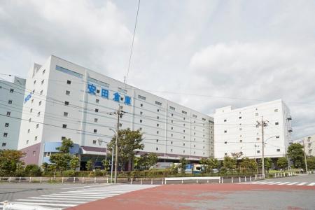 安田倉庫大井営業所で陸屋根の課題を解決し太陽光稼働