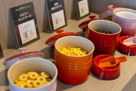 好評のわんわんおやつビュッフェを、わんわんリゾート