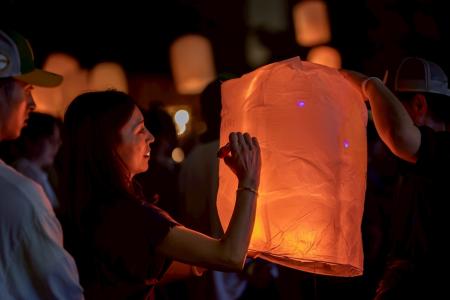 【早割終了まであと5日】幻想のランタンが夜空を彩る
