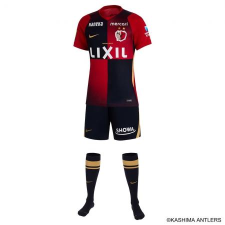鹿島アントラーズのユニフォームパンツへ『SHOWAロゴ 鹿島アントラーズのユニフォームパンツへ『SHOWAロゴ