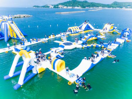 関西最大級の海上アスレチック「AQuaLooP」がパutf-8