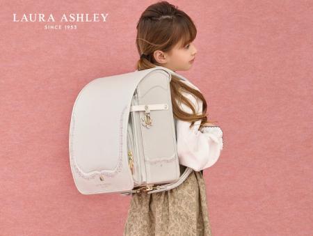 【LAURA ASHLEY】小さな背中に、永く愛せる美しさを。 【LAURA ASHLEY】小さな背中に、永く愛せる美しさを。