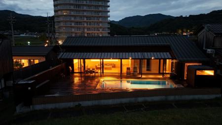 1日1組限定の絶景リトリート「日置浜ヴィラ」に本格プ