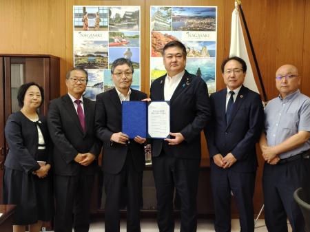 水田政策へ生協6グループが提言 農水省で山本政務官 水田政策へ生協6グループが提言 農水省で山本政務官