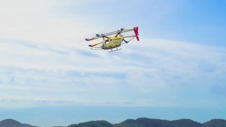 空飛ぶクルマ「SKYDRIVE」、実用速度域の時速100kmで 空飛ぶクルマ「SKYDRIVE」、実用速度域の時速100kmで