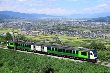 臨時快速列車「リゾートビュー諏訪湖」夏を彩るおもて