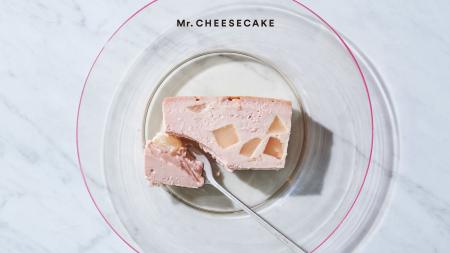 Mr. CHEESECAKEに、ラズベリーと桃を組み合わせてピー