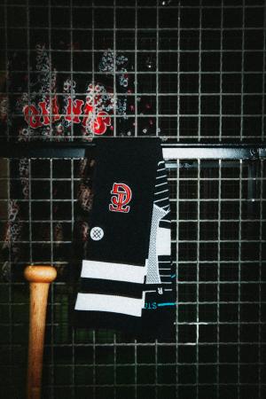 STANCE、読売ジャイアンツとJORDAN BRANDによる特別ユ